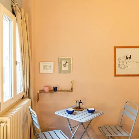 Cute And Charming Apartment Florence